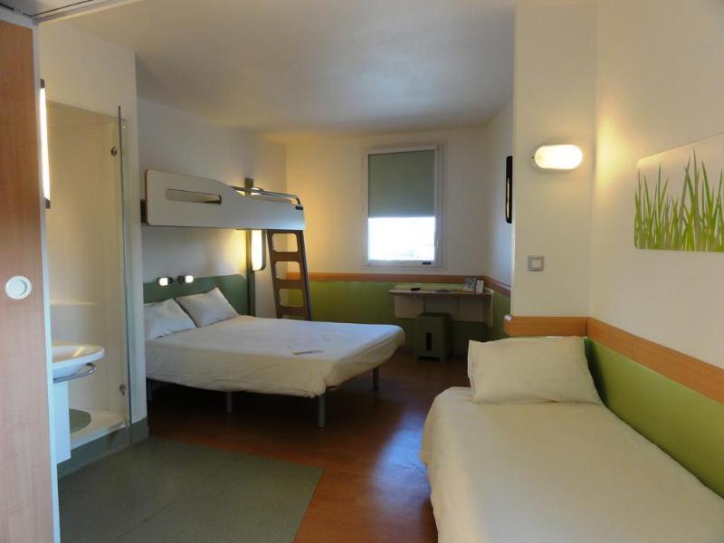 Ibis Budget Roanne Hotel Exterior photo