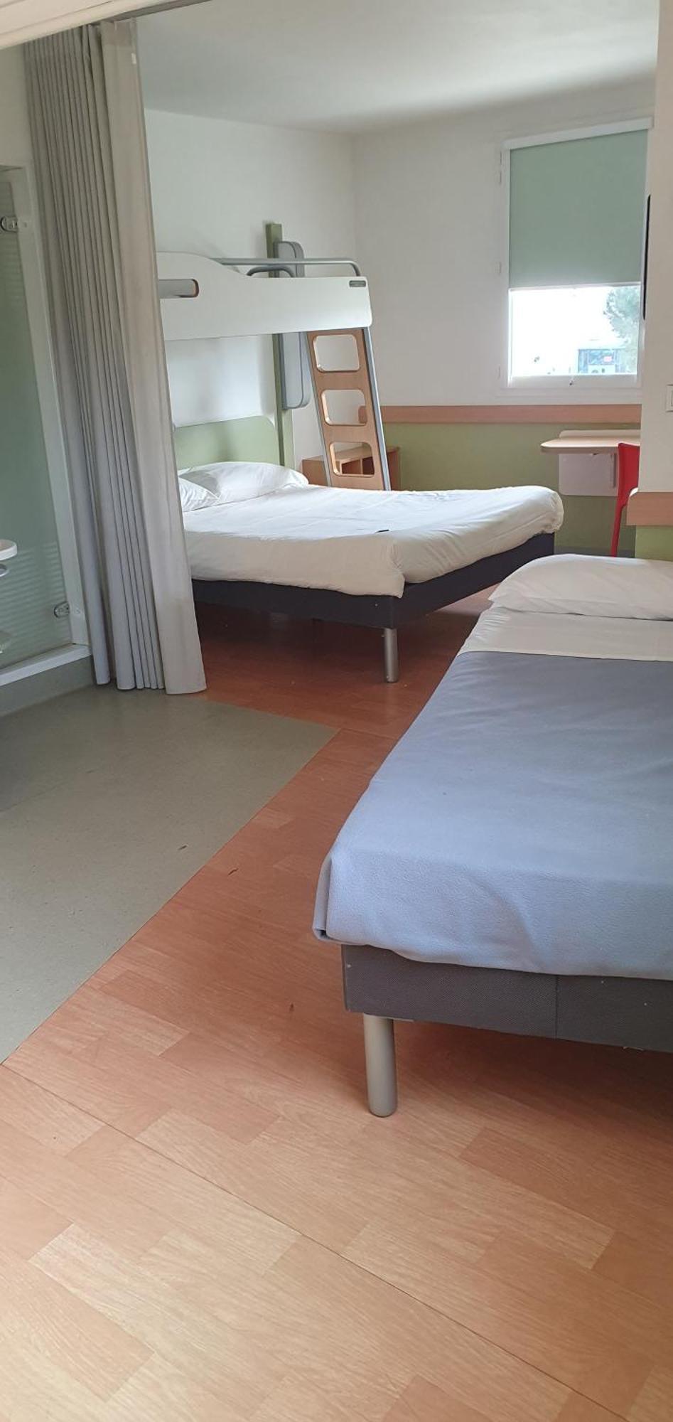 Ibis Budget Roanne Hotel Exterior photo