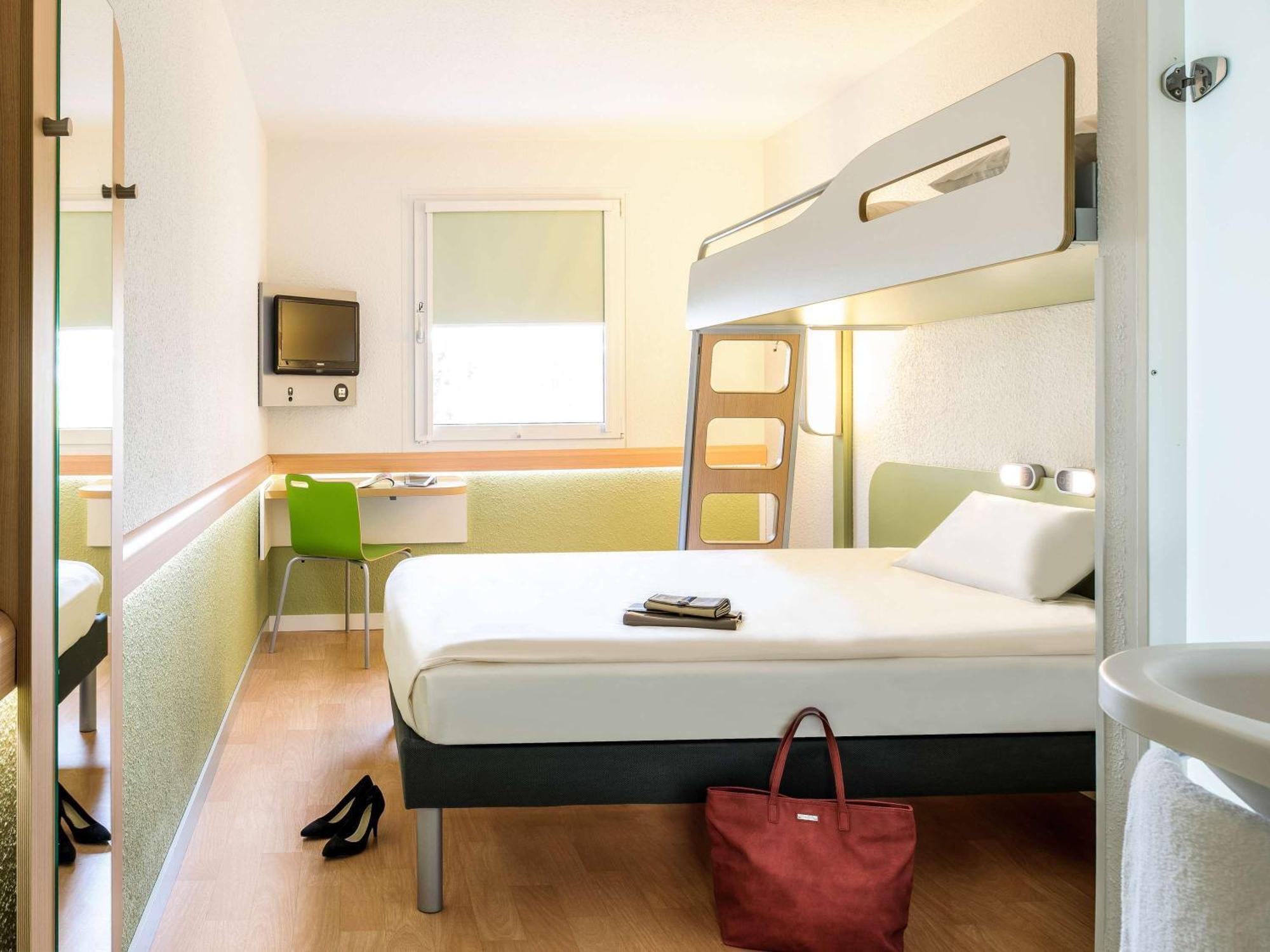 Ibis Budget Roanne Hotel Exterior photo
