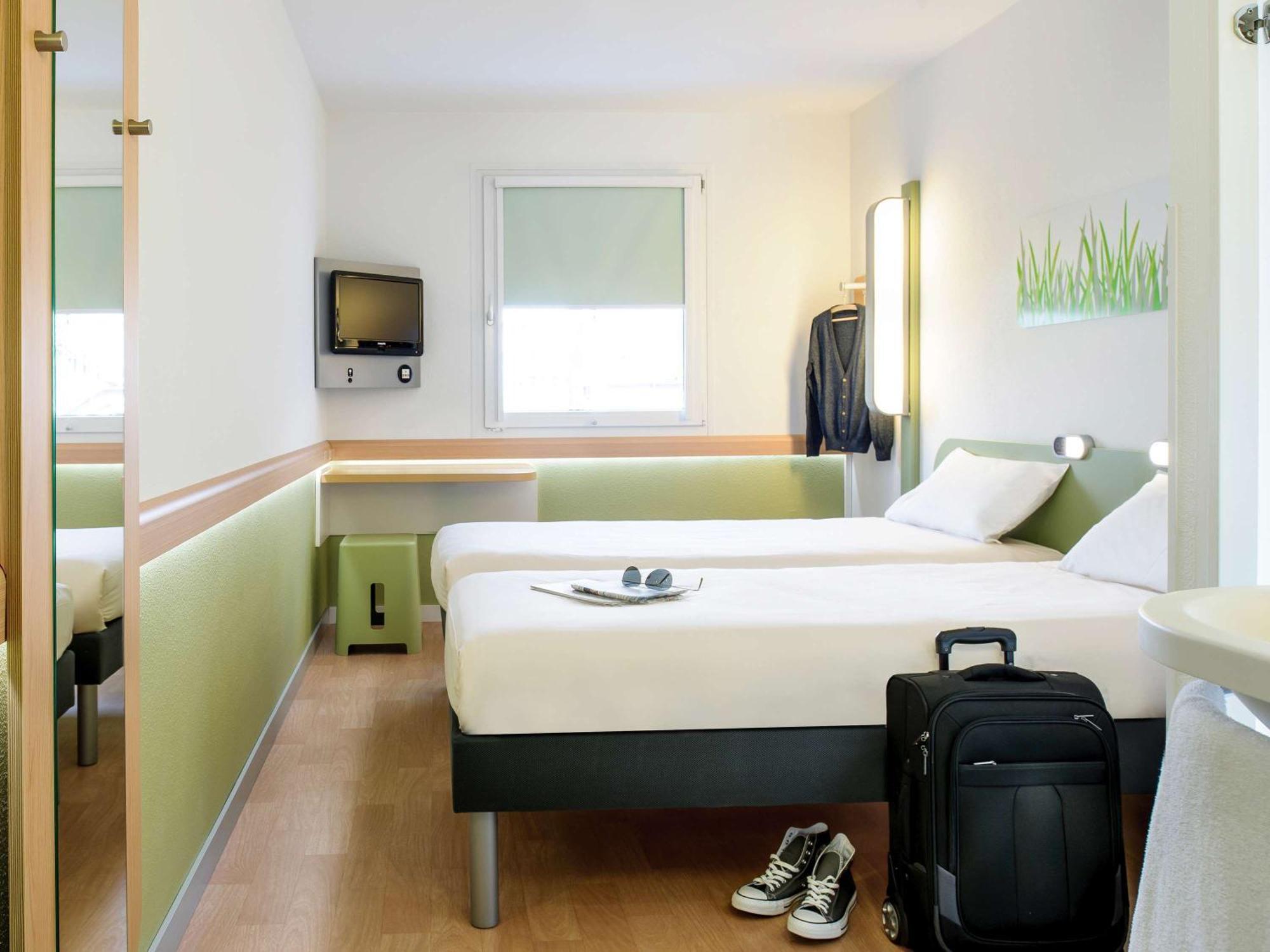 Ibis Budget Roanne Hotel Exterior photo