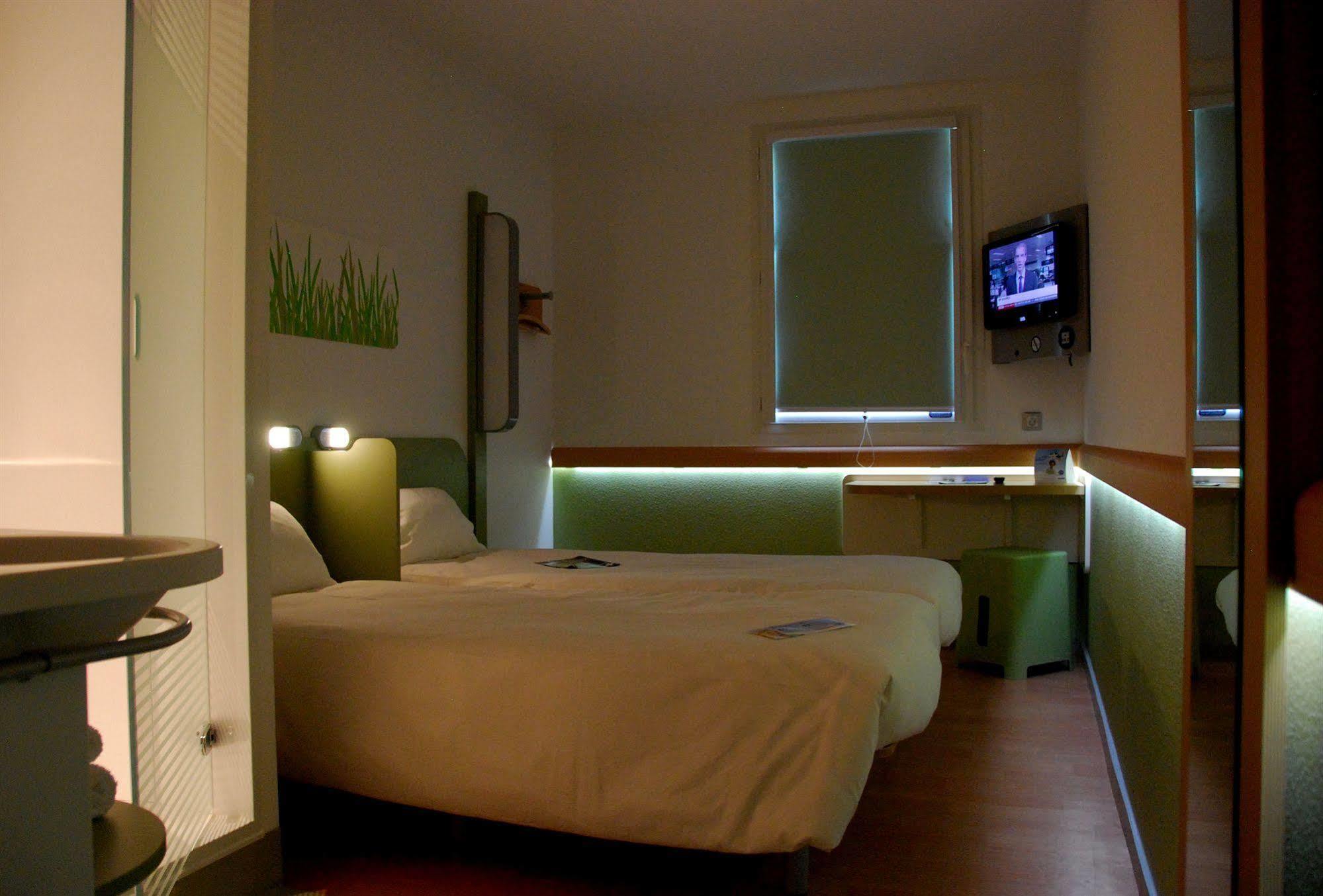 Ibis Budget Roanne Hotel Exterior photo