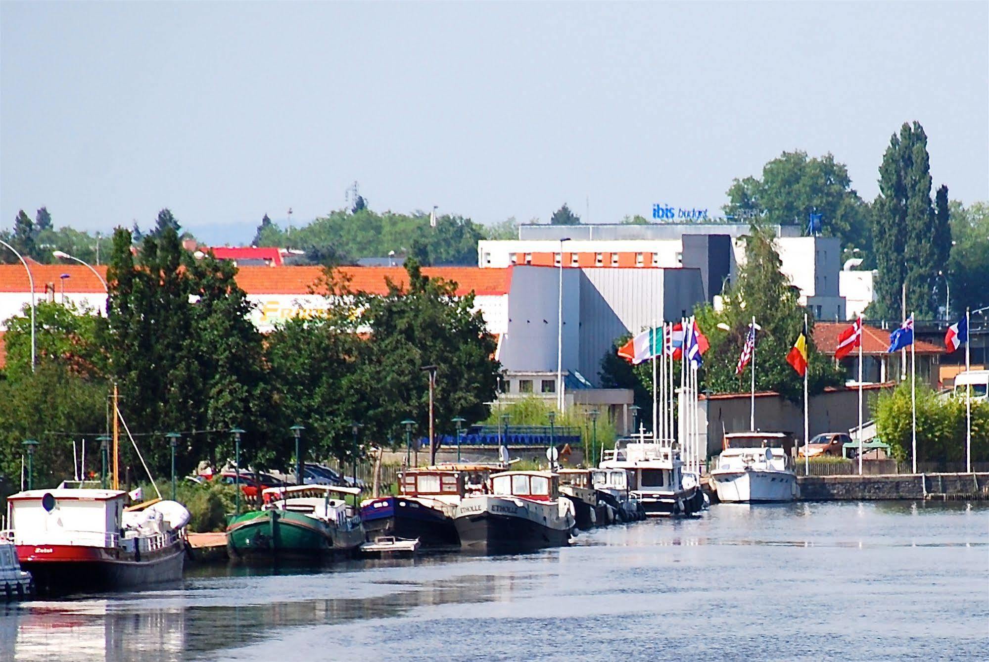 Ibis Budget Roanne Hotel Exterior photo